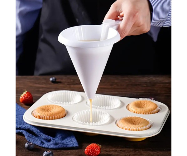 Çikolata Hunisi Döküm Hunisi Krema Hunisi Kek Hunisi Beyaz Plastik 13x9.8cm GT008 Çikolata Hunisi Döküm Hunisi Krema Hunisi Kek Hunisi Beyaz Plastik 13x9.8cm GT008