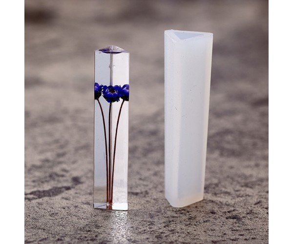 Epoksi Üçgen Kolye Kalıbı Takı Kalıbı Silikon 5x1.7cm