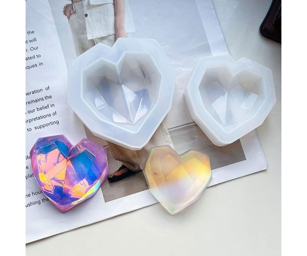 Epoksi Kalp Kalıbı Kristal Kesim Obje Kalıbı Silikon  5.7x5.7x1.5cm